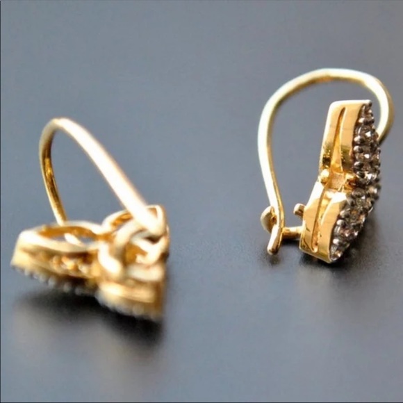 NEW Leaf Shape Gold Dazzling Diamond Drop Earrings - Picture 6 of 6